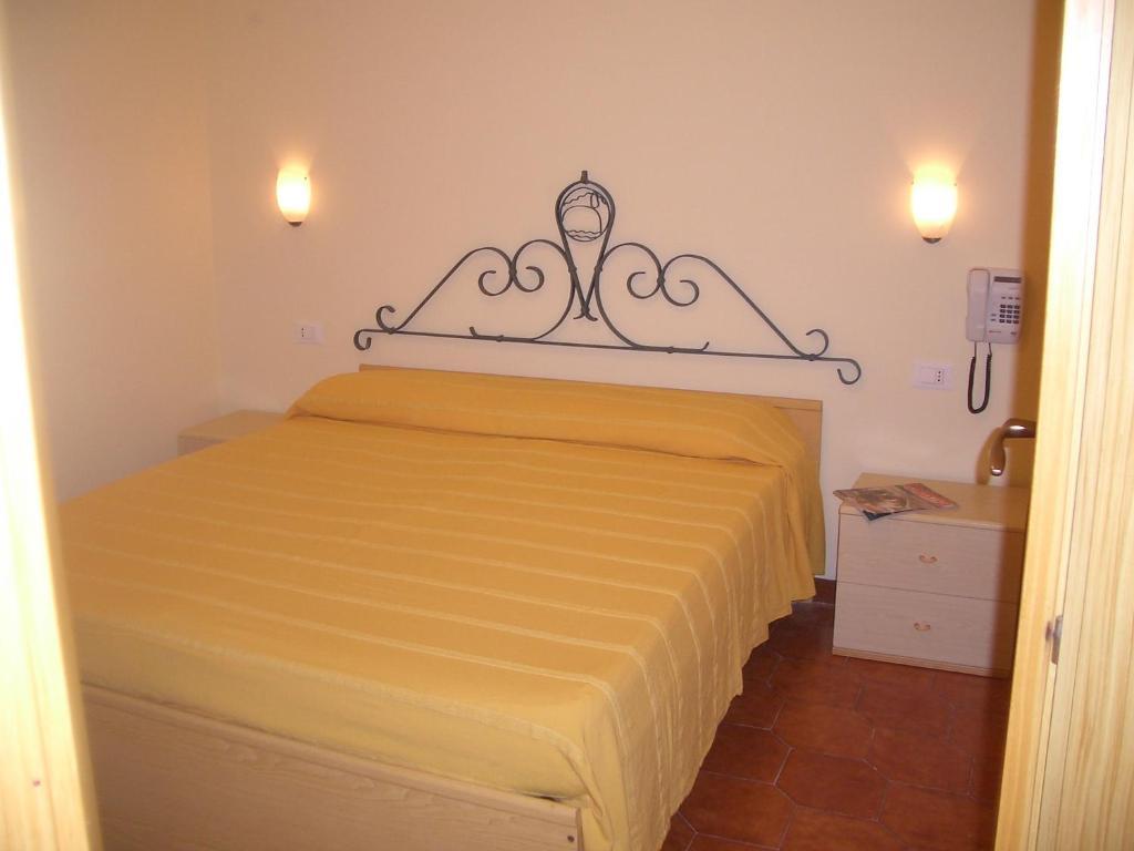 Residence Villaggio Smedile Capo Vaticano Oda fotoğraf
